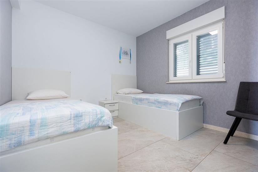 House K1, for 10 persons