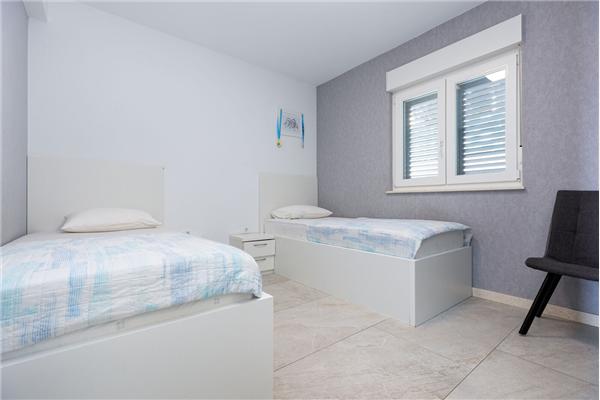 House K1, for 10 persons