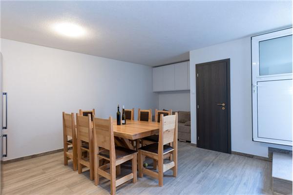 House K1, for 10 persons