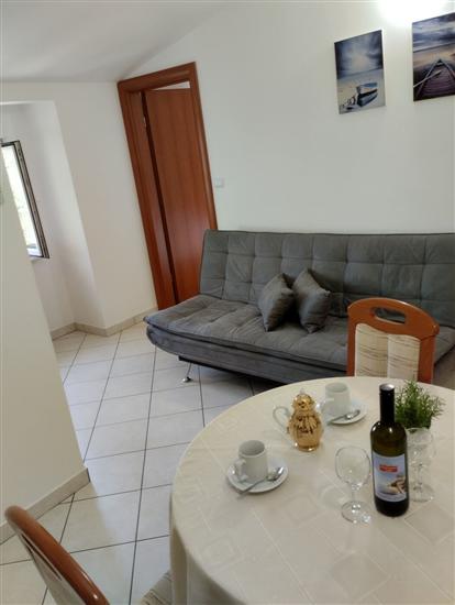 Apartment A4, for 3 persons