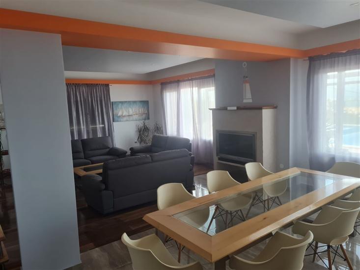 House K1, for 16 persons