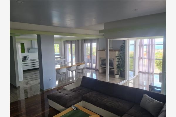 House K1, for 16 persons