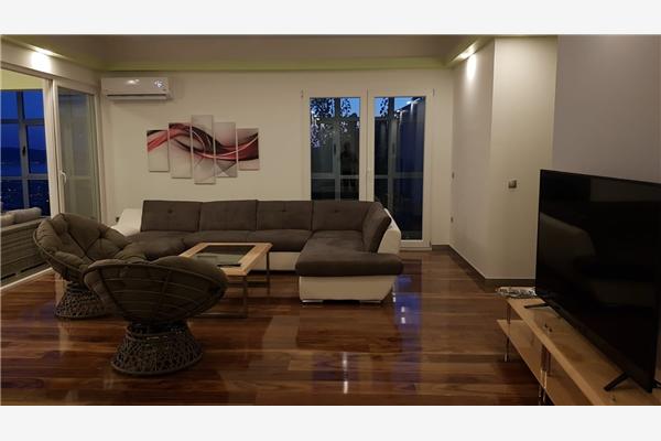 House K1, for 16 persons