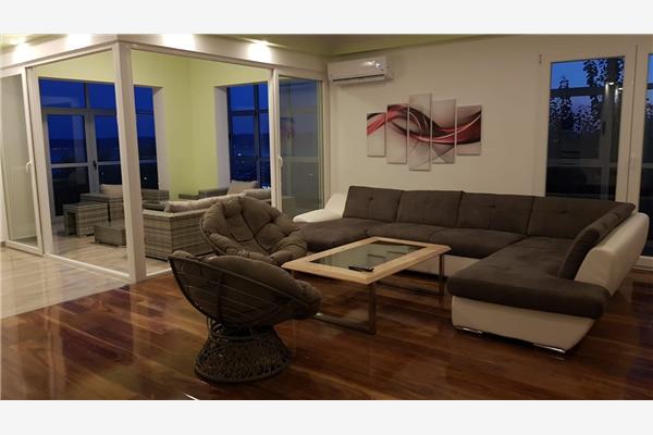 House K1, for 16 persons