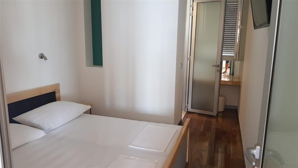 House K1, for 16 persons