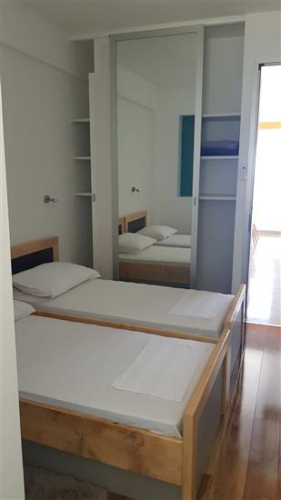 House K1, for 16 persons