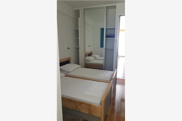 House K1, for 16 persons