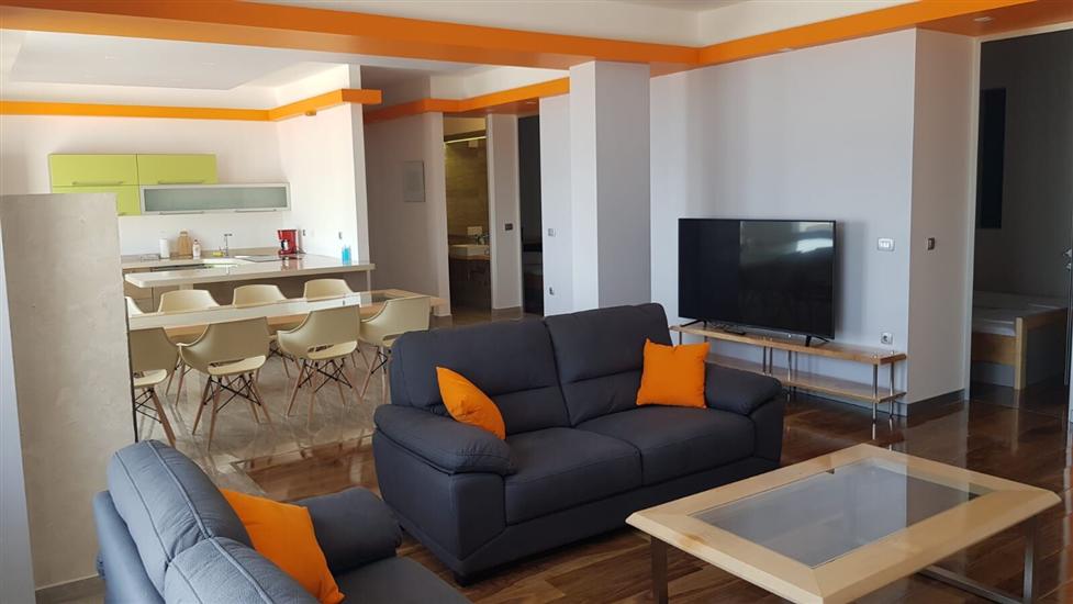 House K1, for 16 persons