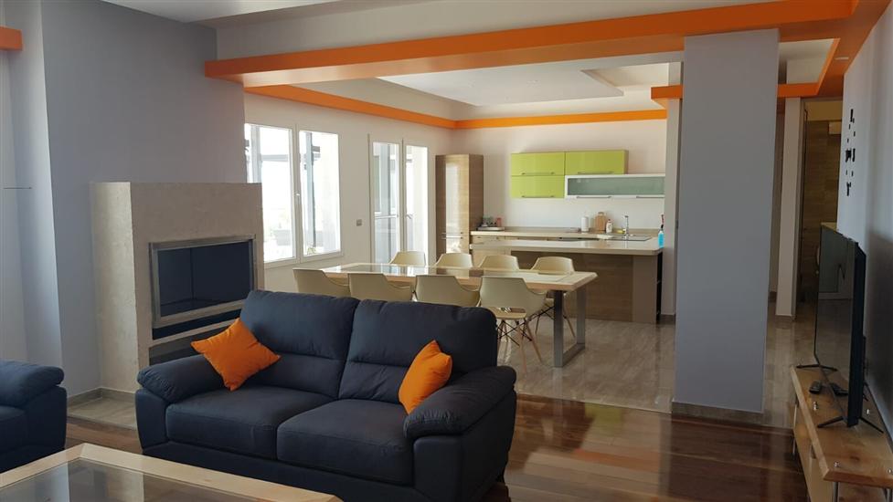 House K1, for 16 persons