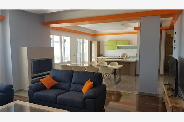 House K1, for 16 persons