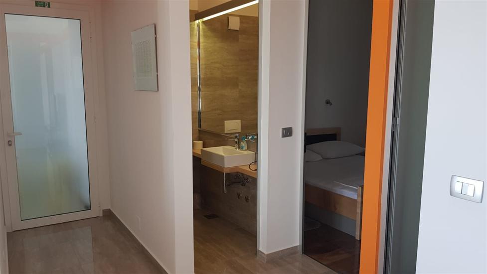 House K1, for 16 persons