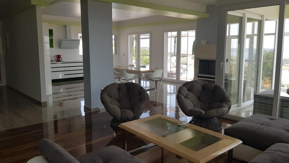 House K1, for 16 persons