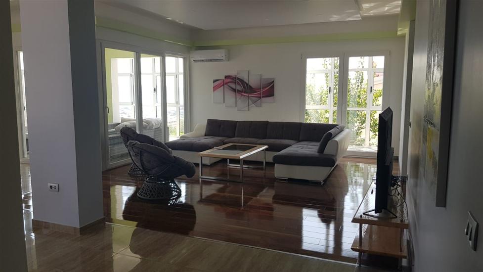 House K1, for 16 persons