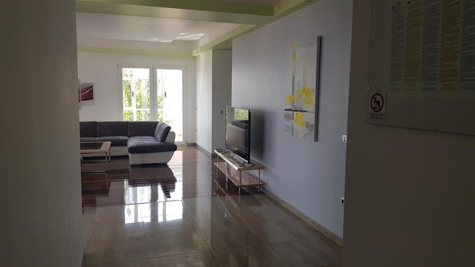 House K1, for 16 persons