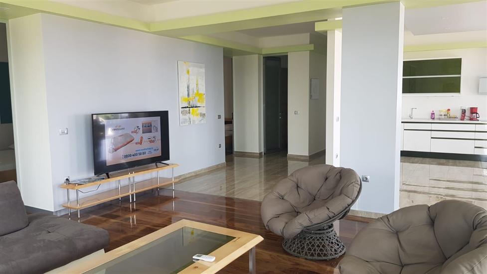 House K1, for 16 persons