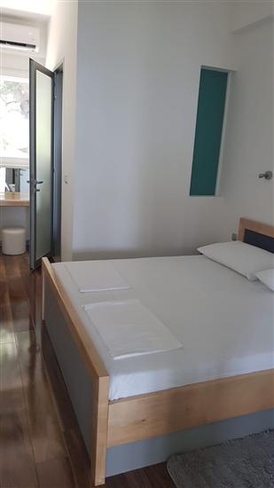 House K1, for 16 persons