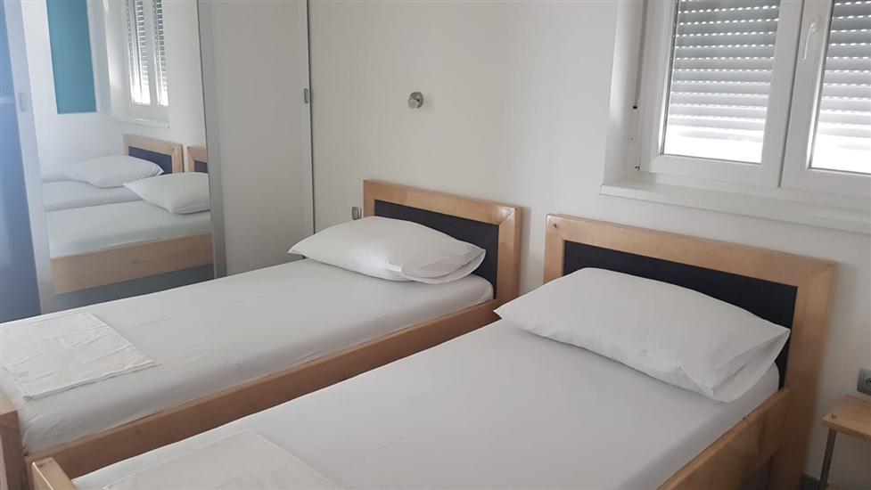 House K1, for 16 persons