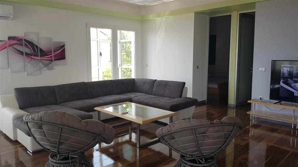 House K1, for 16 persons