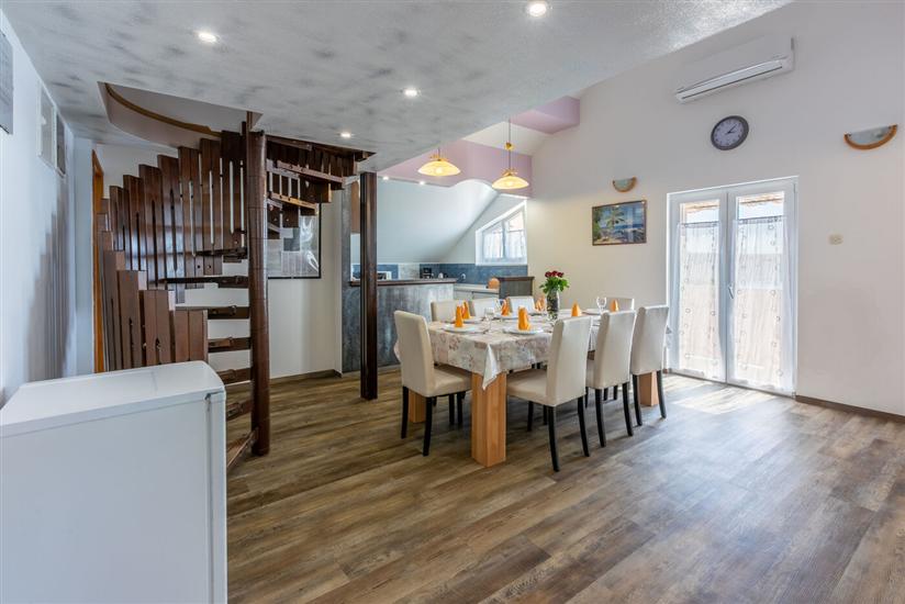 Apartment A3, for 6 persons