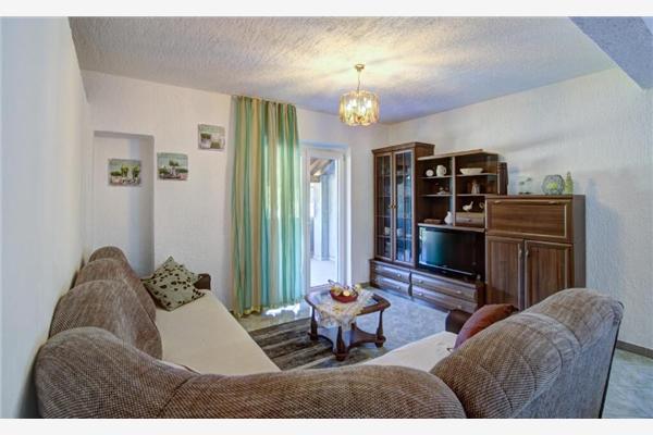 Apartment A1, for 8 persons