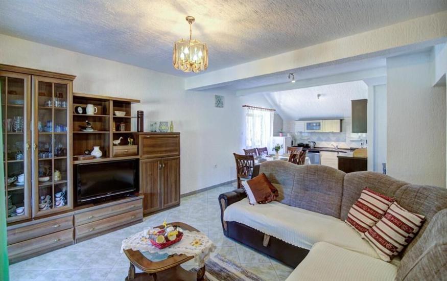 Apartment A1, for 8 persons