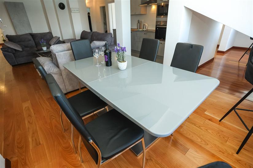 Apartment A1, for 8 persons