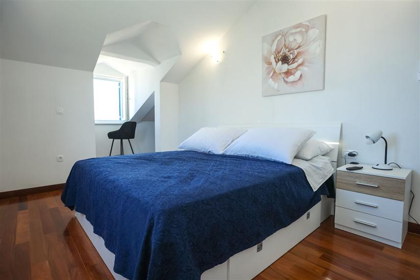 Apartment A1, for 8 persons