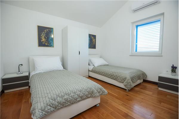 Apartment A1, for 8 persons