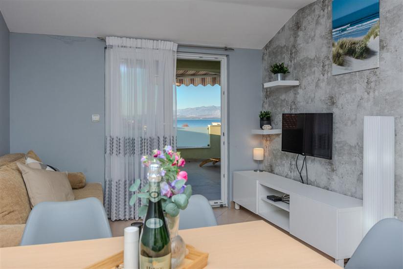 Apartment A2, for 6 persons