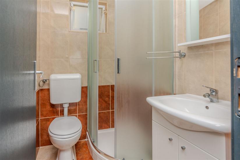 Apartment A2, for 6 persons