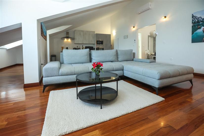 Apartment A2, for 6 persons