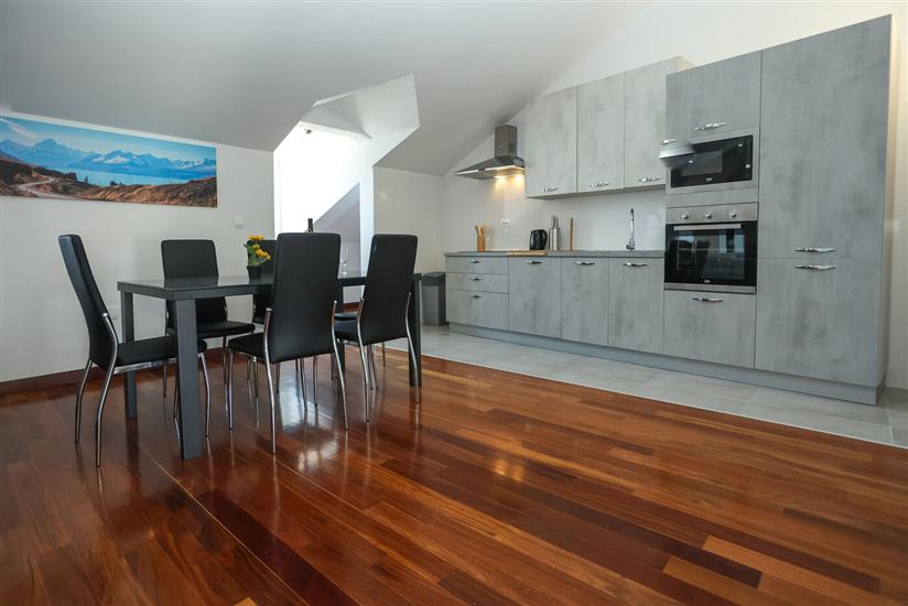 Apartment A2, for 6 persons