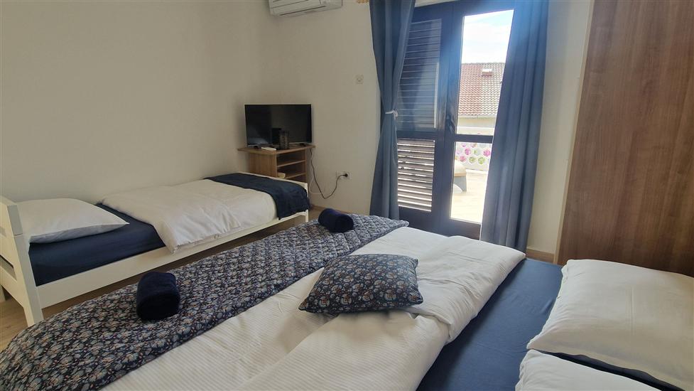 Apartment A4, for 3 persons