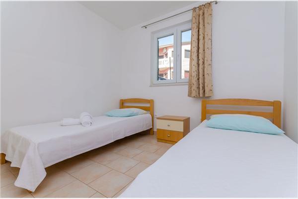 Apartment A4, for 5 persons