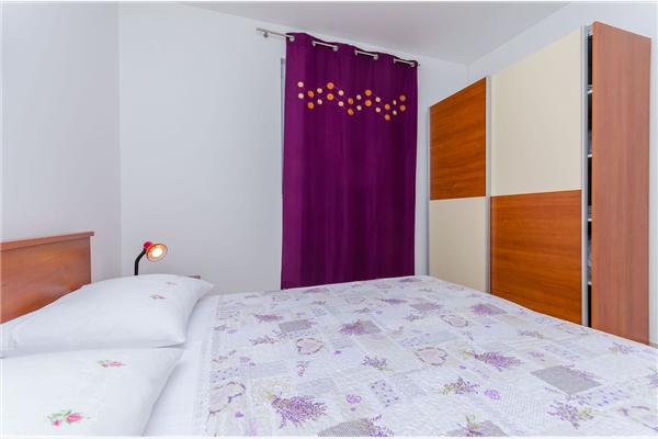 Apartment A4, for 5 persons