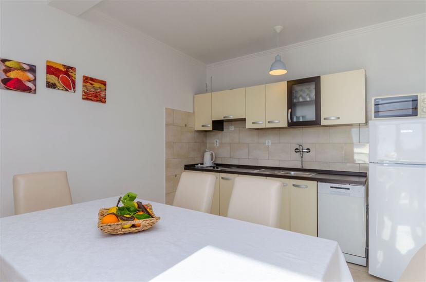 Apartment A5, for 5 persons