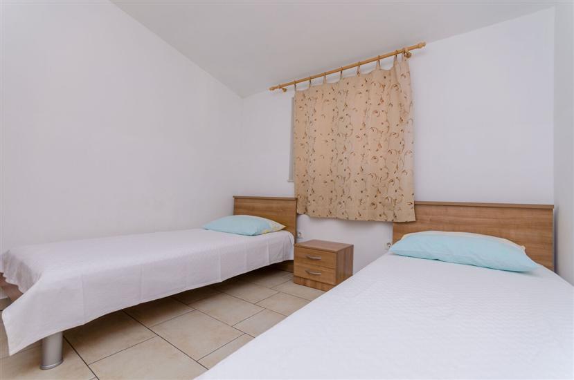 Apartment A5, for 5 persons