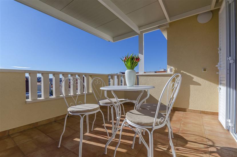 Apartment A2, for 5 persons