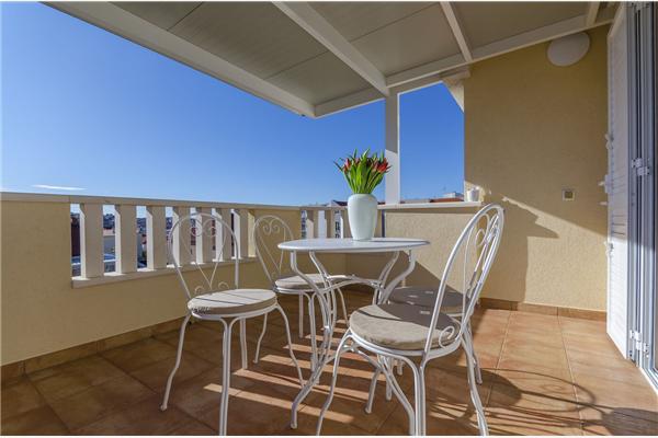 Apartment A2, for 5 persons