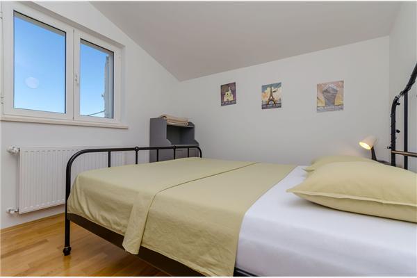 Apartment A2, for 5 persons