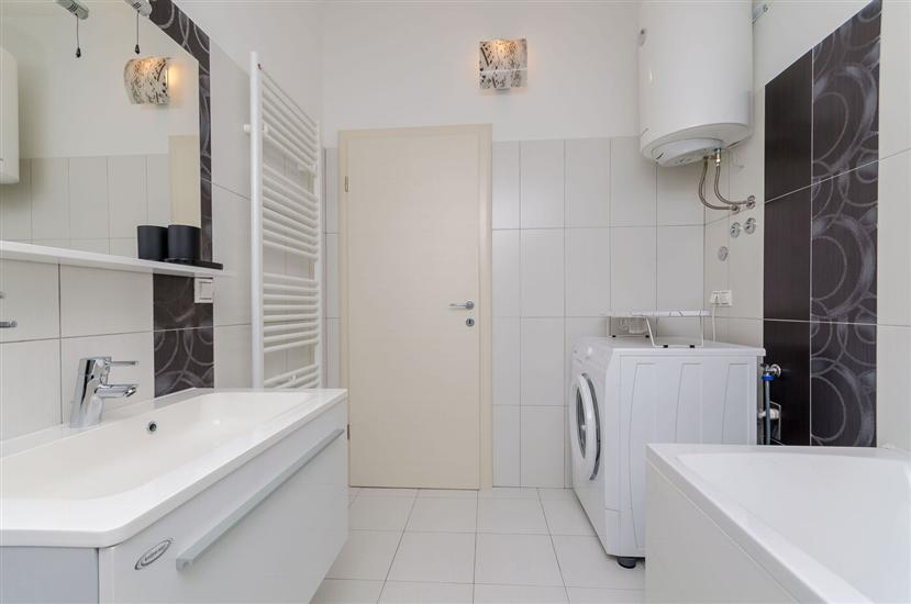 Apartment A2, for 5 persons