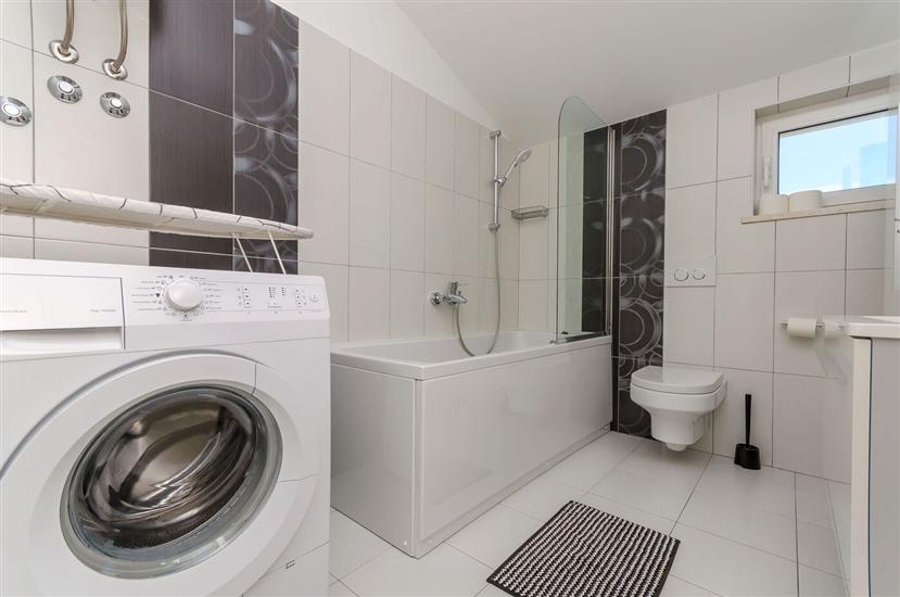 Apartment A2, for 5 persons