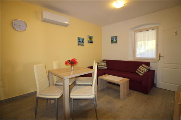 House K1, for 12 persons