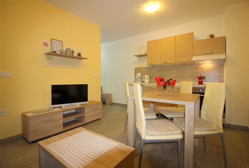 House K1, for 12 persons