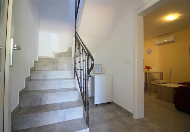 House K1, for 12 persons