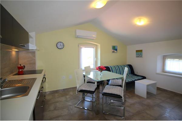 House K1, for 12 persons