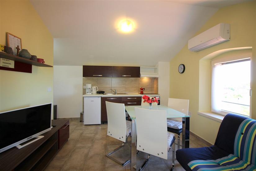 House K1, for 12 persons