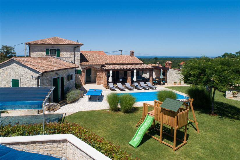 Villa Una u istarskom stilu s bazenom