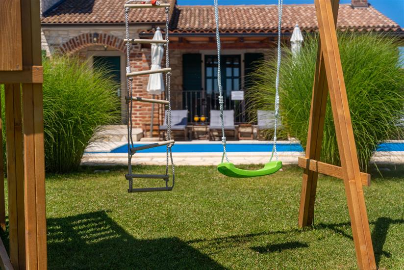 Villa Una u istarskom stilu s bazenom