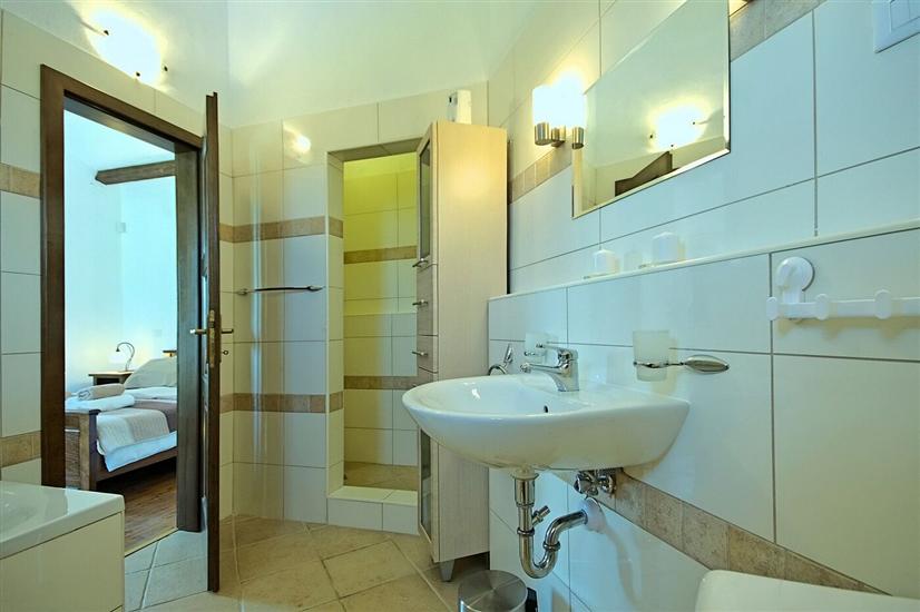 House K1, for 8 persons